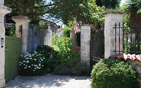 Maison D'hôtes Les Jardins Saint Leonard À 3*