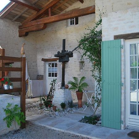 Hôtel Les Jardins Saint Leonard à Thairé Extérieur photo