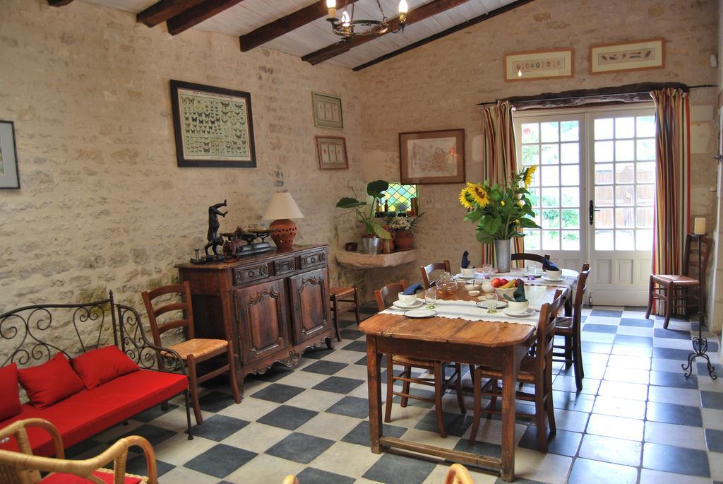Hôtel Les Jardins Saint Leonard à Thairé Extérieur photo